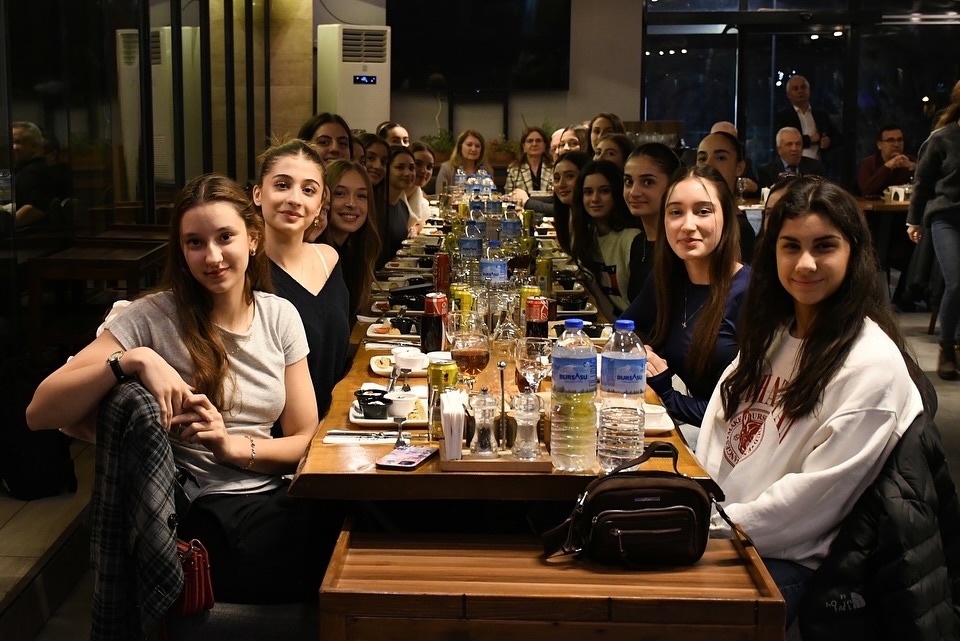 Nilüfer Belediyespor'da yönetim ve sporcular bir araya geldi 