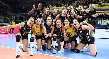 Son şampiyon VakıfBank Super finalde sahne alıyor