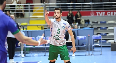 Bursa Büyükşehir Belediyespor libero Caner Ergül’ü bırakmadı