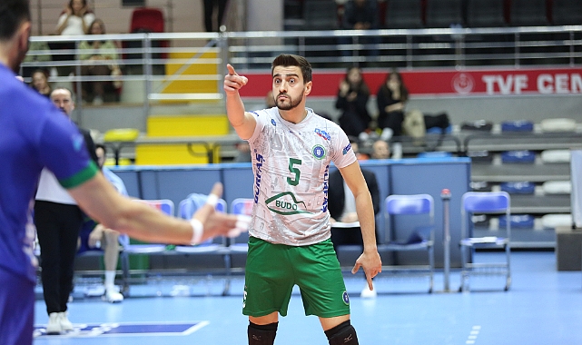 Bursa Büyükşehir Belediyespor libero Caner Ergül’ü bırakmadı