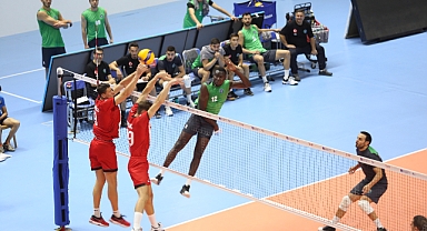 Bursa BBSK, TSYD Bursa Voleybol Turnuvası'na galibiyetle başladı
