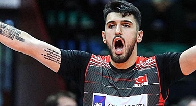 Efe Bayram'dan anlamlı paylaşım: Kalbim sizinle
