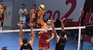 Galatasaray HDI Sigorta ile Ziraat Bankkart hazırlık maçında karşılaştı