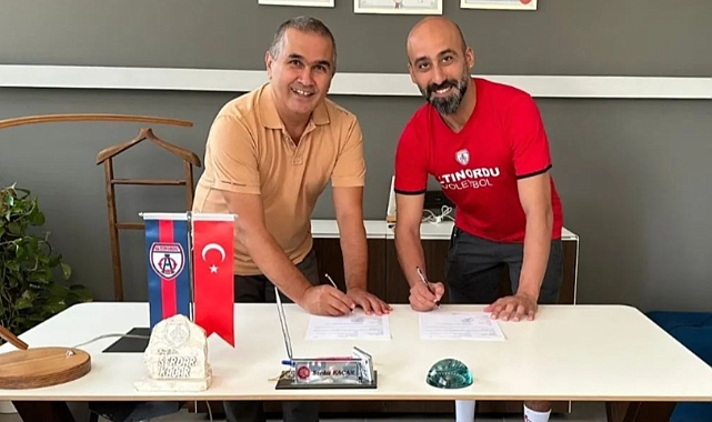 Mehmet Özbek'in sözleşmesi uzatıldı
