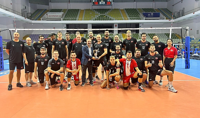 TSYD Bursa Voleybol Turnuvası'nda şampiyon Spor Toto
