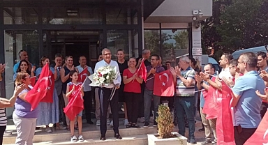 Üstündağ'a Ankara'ya gelişinde coşkulu karşılama