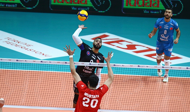 İkinci derbinin galibi de Halkbank