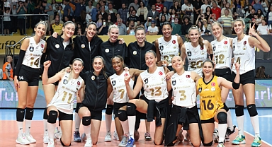 Kupa şampiyonu VakıfBank, ligde ilk maçında set vermedi