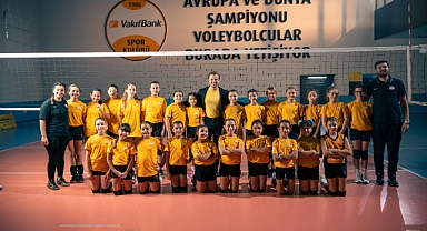 VakıfBank'ın yeni reklam filmi filelerden çocukların hayallerine uzanıyor