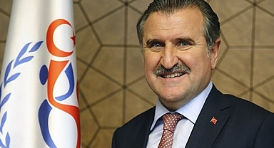 Bakan Bak'tan Eczacıbaşı Dynavit ve VakıfBank'a tebrik