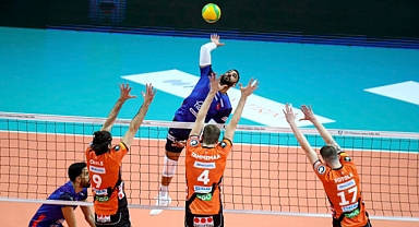 Halkbank dörtte dört için sahaya çıkıyor