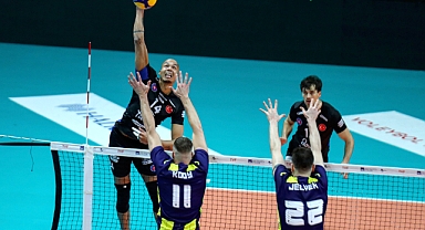 Halkbank Fenerbahçe'ye set vermedi