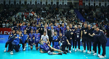Halkbank koltuktan inmiyor