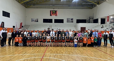 Öğretmenlerinin desteğini arkasına alan Rota, galip