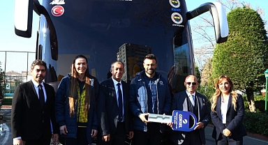 Yeni otobüs Fenerbahçe takımına teslim edildi