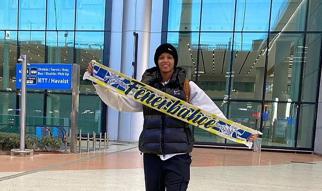 Melissa Vargas Fenerbahçe Opet için İstanbul'a geldi