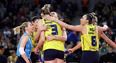 Fenerbahçe Opet, AXA Sigorta Kupa Voley’de finale yükseldi