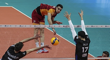 Halkbank ligi lider bitirdi