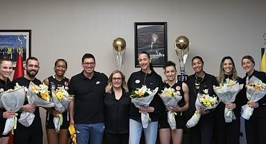 VakıfBank'tan 7 sporcusuna veda
