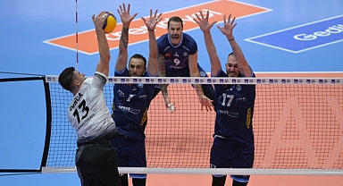 TSYD İzmir Voleybol Turnuvası'nda ikinci gün tamamlandı