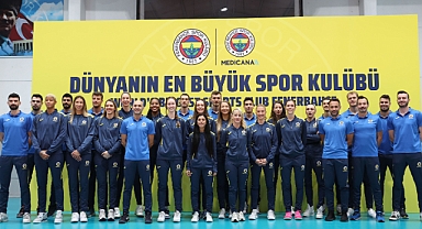 Fenerbahçe kadın ve erkek takımları medya ile bir araya geldi