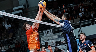 Halkbank rövanşı set vermeden aldı: 3-0
