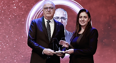 TVF Başkanı Mehmet Akif Üstündağ’a Vizyoner katkı ödülü