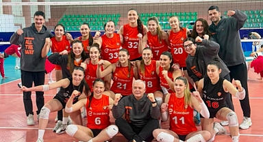 Eczacıbaşı'ndan final etabına güçlü başlangıç