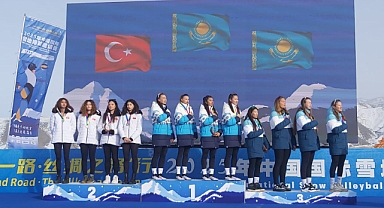 Kadın Kar Voleybolu Milli Takımımızdan gümüş madalya