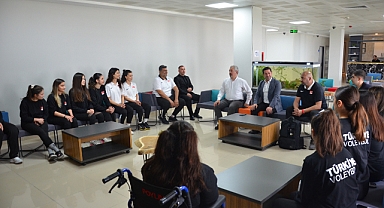 TVF Yetkilileri, Oturarak Voleybol Kadın Milli Takım kampını ziyaret etti