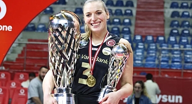 Cansu Özbay tarihte bir ilki gerçekleştirecek