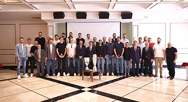 Çifte kupalı şampiyon sezonu böyle kapattı