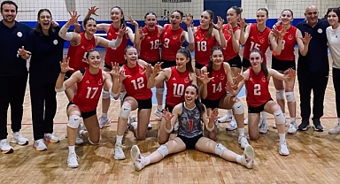 Beş setlik maçta kazanan TVF Spor Lisesi