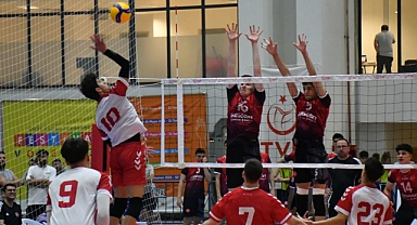 Yıldız Erkekler Türkiye Şampiyonası'nda finalin adı Spor Toto-Halkbank oldu