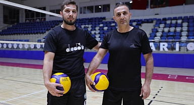 Baba-oğul omuz omuza başarı için mücadele veriyor