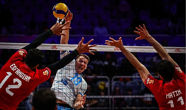 Beş setlik maçta kazanan Slovenya