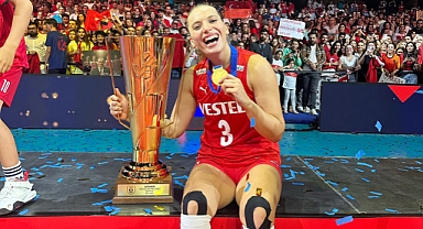 Cansu Özbay: