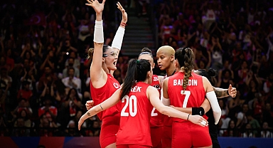 Muhteşem taraftara Filenin Sultanları'ndan 3-0'lık galibiyet