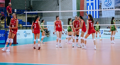 U16 Kız Milli Takımımız beş set sonunda Bulgaristan'a mağlup oldu