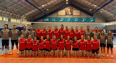 U16 Kız Milli Takımımız Bursa'da kampa girdi