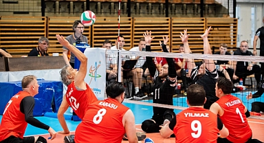 Oturarak Voleybol Erkek Milli Takımımız Avrupa Şampiyonası'nda ilk günü tamamladı