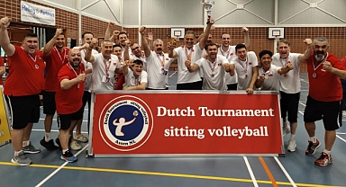 Oturarak Voleybol Erkek Milli Takımımız gümüş madalya kazandı