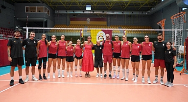 Galatasaray antrenmanına sürpriz ziyaret