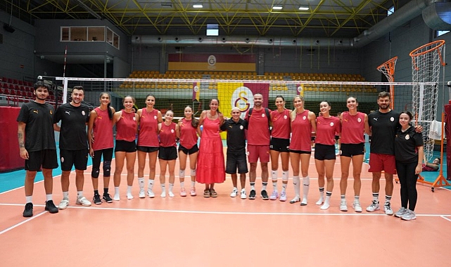 Galatasaray antrenmanına sürpriz ziyaret