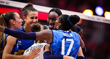 İtalya adını yarı finale yazdırdı