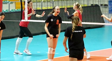 Nilüfer Belediyespor Eker ve Eczacıbaşı Dynavit hazırlık maçı yaptı