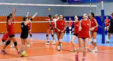 Bursa voleybolu Yıldız Kızlar Turnuvası'nda buluştu