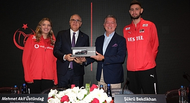 Dev işbirliği: Mercedes Benz yıldızları parlatmaya devam ediyor