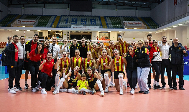 Ege derbisinde gülen Göztepe