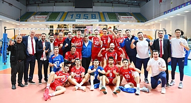 İstanbul BBSK, Halkbank'a set vermedi
